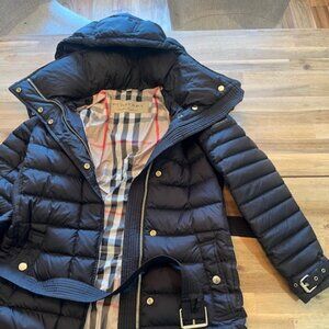 Burberry Harrowden Quilted Down Coat In Black
